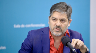 Carlos Bianco acusó a Milei de sufrir un “problema emocional”