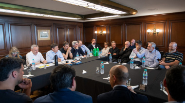 Kicillof visitó Santa Fé y proyecta el Movimiento Derecho al Futuro a escala federal