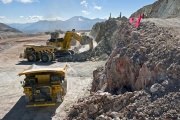 Con el ojo puesto en reanimar la industria, Kicillof fortalece la actividad minera