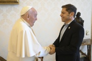 En la cima de la oposición a Milei, Kicillof recibió el espaldarazo del Papa