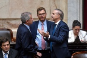 Pichetto bloquea las privatizaciones que avalaron desde el Senado