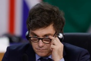 “Ah, pero Alberto”: La crisis golpea aunque corren las responsabilidades de Milei