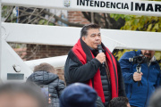 Poncho en mano, Ishii se anota como candidato en la Primera