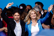 Una encuesta pone un liderazgo del Peronismo y la pérdida de apoyo a Milei