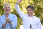 Kicillof cierra la campaña de Fuerza Patria en La Plata junto a Alak