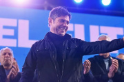 Kicillof chicaneó a Milei: “Iba a pintar la provincia de violeta, pero parece que faltó pintura”
