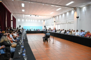 Kicillof junto a productores y comerciantes, llamó a “llenar las urnas de votos para defender la Provincia”