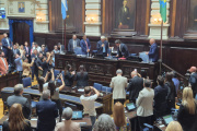 Con flores y rosca, Diputados sesionó para completar la nómina de autoridades