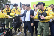 Prevención de incendios: Kicillof contrastó el discurso del individualismo con la organización comunitaria