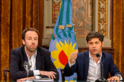 Entre el ajuste de Milei y la caja en tensión, Kicillof refinancia deuda y sostiene a los municipios