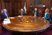 La Corte va por la caja: Magario y Dichiara recibieron el plan de autarquía