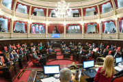 Magario reactiva el Senado bajo el fuego cruzado del camporismo