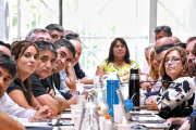 Kicillof reabre la paritaria y busca frenar la escalada de conflictividad estatal