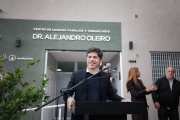 “Expulsa, precariza y le arruina la vida a la gente”: Kicillof liquidó a Milei mientras avanza en Salud