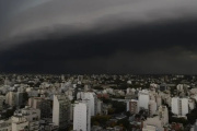 El Servicio Meteorológico Nacional emitió un aviso por fuertes tormentas