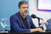 "El rebote en V nunca pasó": Carlos Bianco cruzó a Milei y presentó obras para la salud bonaerense