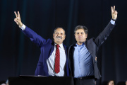 Kicillof pega el faltazo a la foto de unidad que preparó Quintela en La Rioja