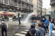 Tensión en la marcha al Congreso: la Policía reprime a los manifestantes