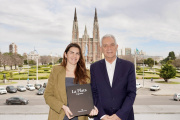Alak y Mariel Fernández, una foto cultural con aroma a 2027