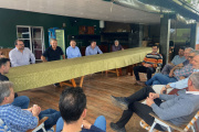 Kicillof amplía su armado político federal con desembarcos estratégicos en Misiones y Chubut