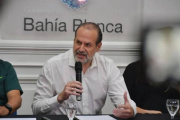“Seguiremos buscando respuestas”: Milei recorrió Bahía Blanca pero le esquivó la cara a Susbielles