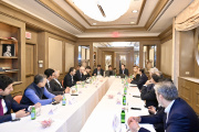 Kicillof encabezó una reunión con ejecutivos y fondos de inversión en Nueva York