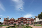 El rechazo a Milei roza el 64% y Kicillof lidera en imagen e intención de voto
