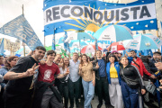 “No vamos a parar hasta volver a tener un gobierno popular”: la Liga de Intendentes marchó contra Milei