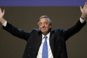Máximo Kirchner encabeza el acto en Lanús por el recuerdo de Néstor Kirchner