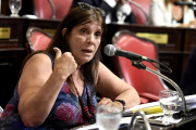 Teresa García tildó de “modalidad de la derecha” la fuga de Bolsonaro y disparó contra la Casa Rosada
