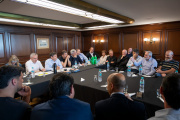 Kicillof visitó Santa Fé y proyecta el Movimiento Derecho al Futuro a escala federal