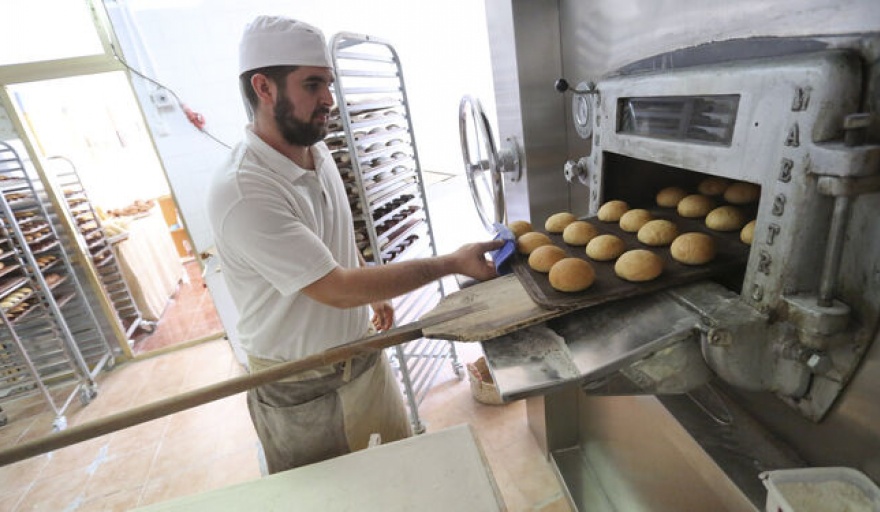 Panaderos bonaerenses acuerdan 30% de aumento salarial