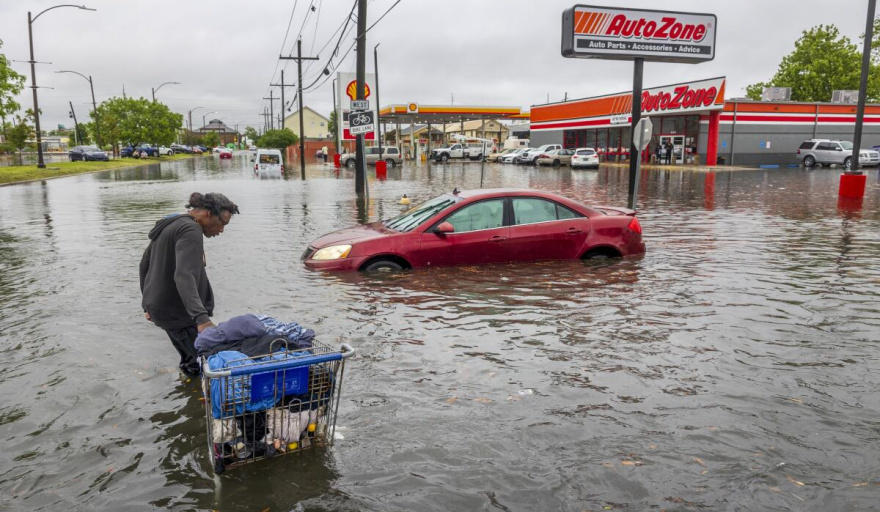 El temporal golpeó en el interior bonaerense y provocó destrozos