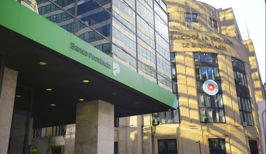 Salvavidas ante el endeudamiento: el BAPRO bajó las tasas y recortó hasta un 20% las cuotas mensuales