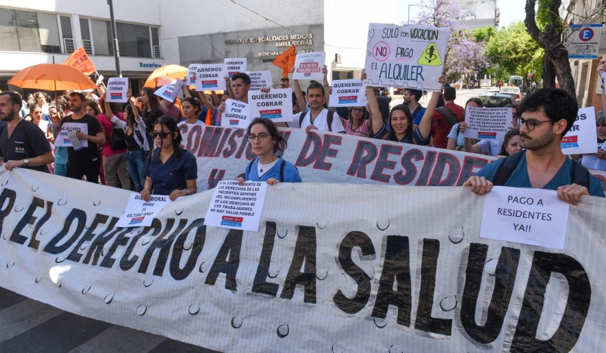 Residentes furiosos contra Kicillof por los sueldos en Salud: “más que escudo es un colador”